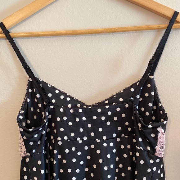 la Vie en Rose. Nightie. Medium. Polka dot print. Adjustable straps. - Picture 5 of 10